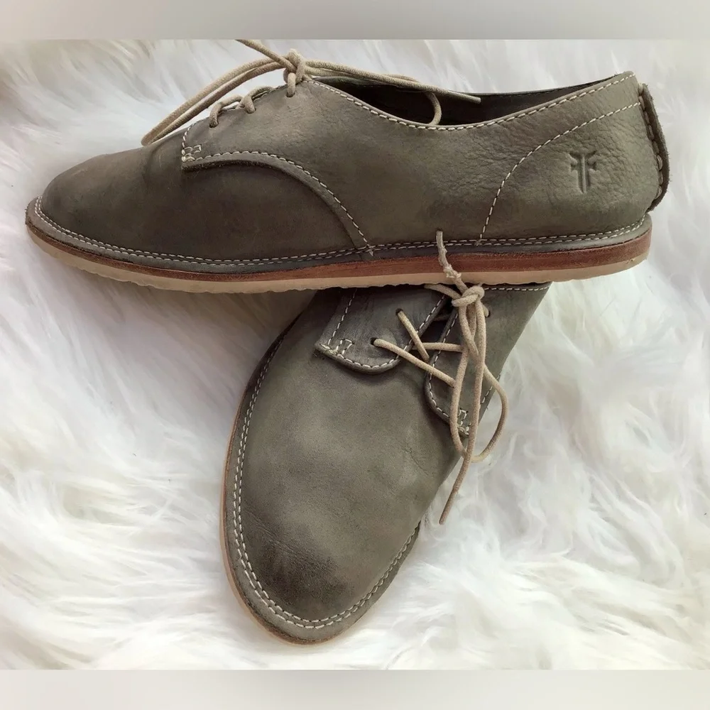 Frye chic effortlessly